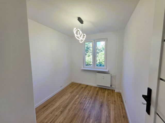 Mieszkanie 3-pokojowe Wałbrzych Podzamcze. Zdjęcie 4