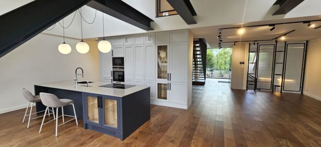 Mieszkanie 4-pokojowe Biestrzyków. Zdjęcie 1