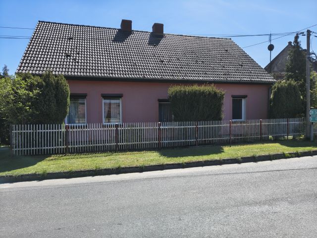 dom wolnostojący, 4 pokoje Bytnica. Zdjęcie 1