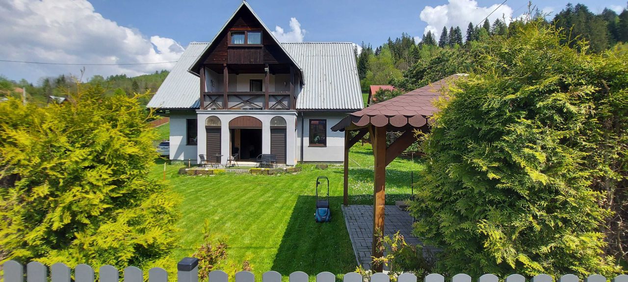 dom wolnostojący Ujsoły, ul. ks. Dziekana Józefa Pułki. Zdjęcie 2