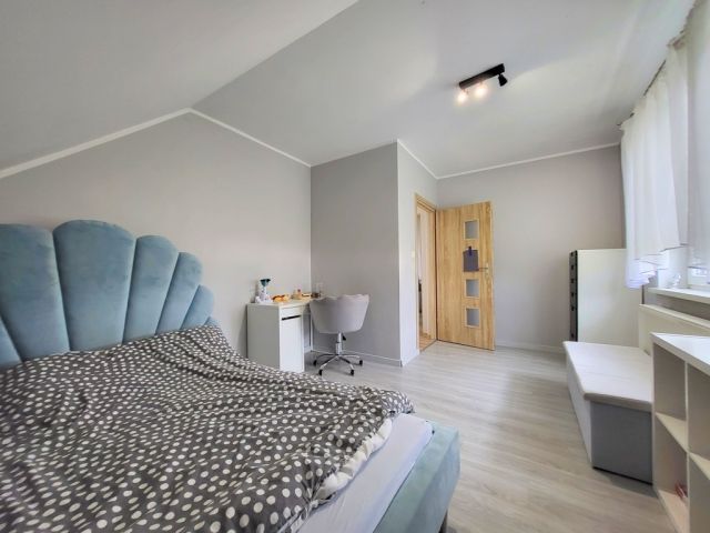 dom wolnostojący, 5 pokoi Poniatowice. Zdjęcie 12