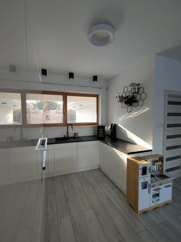 dom szeregowy, 4 pokoje Szczęsne, ul. Orla. Zdjęcie 6