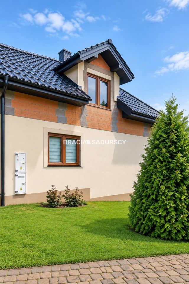 bliźniak, 8 pokoi Łazany. Zdjęcie 9