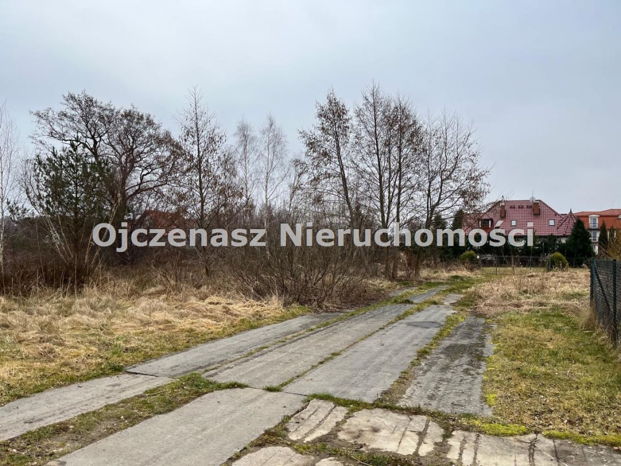 Działka inwestycyjna Rowy