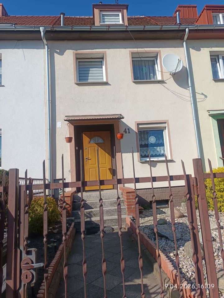 dom szeregowy, 4 pokoje Legnica Tarninów, Ogrodowa. Zdjęcie 1