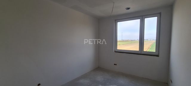 dom szeregowy, 4 pokoje Słomin. Zdjęcie 7