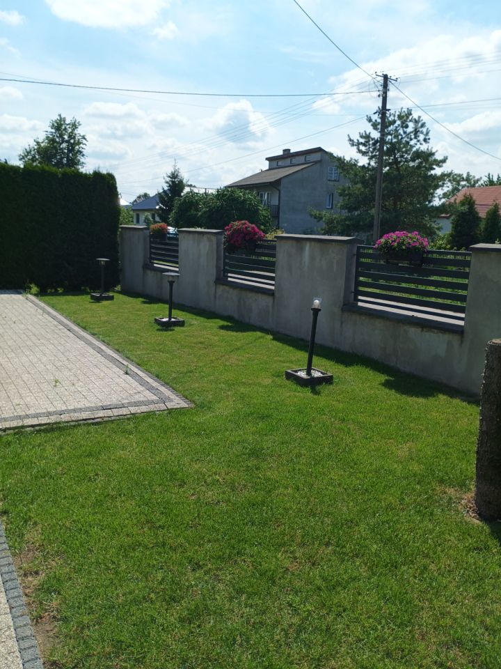 dom wolnostojący, 3 pokoje Zakrzew. Zdjęcie 9