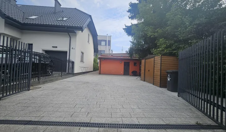 dom wolnostojący, 4 pokoje Łomianki Łomianki Górne, ul. 1 Maja