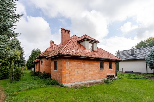 dom wolnostojący, 7 pokoi Śledziejowice. Zdjęcie 2