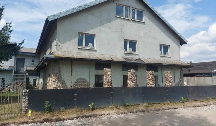 dom wolnostojący, 19 pokoi Kazimierów