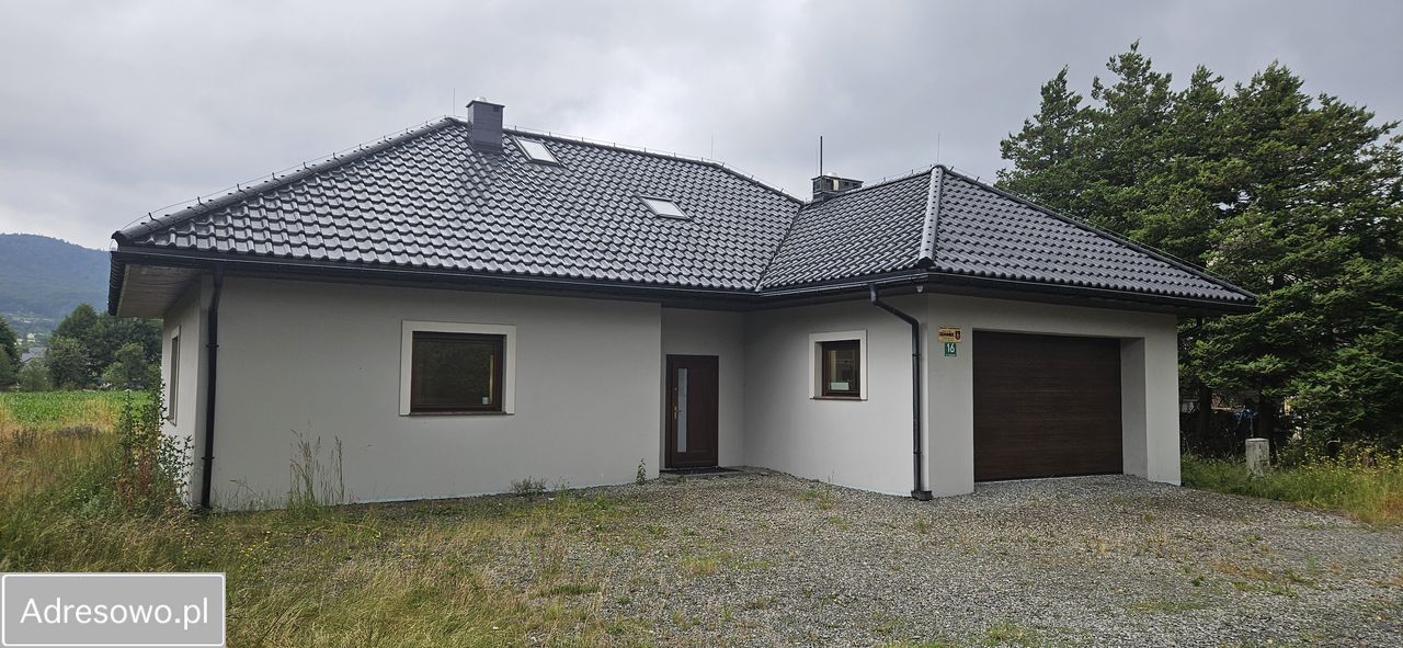 dom wolnostojący, 7 pokoi Górki Małe, ul. Sadowa