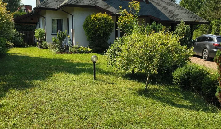 dom wolnostojący, 4 pokoje Ustanów, ul. Parkowa