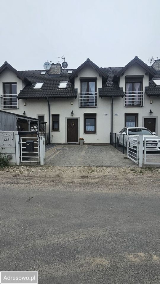 dom szeregowy, 3 pokoje Brodowo. Zdjęcie 1