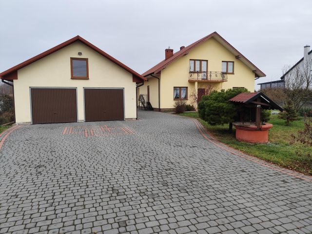 dom wolnostojący, 6 pokoi Busko-Zdrój Za Szkołą, ul. Siesławska. Zdjęcie 1