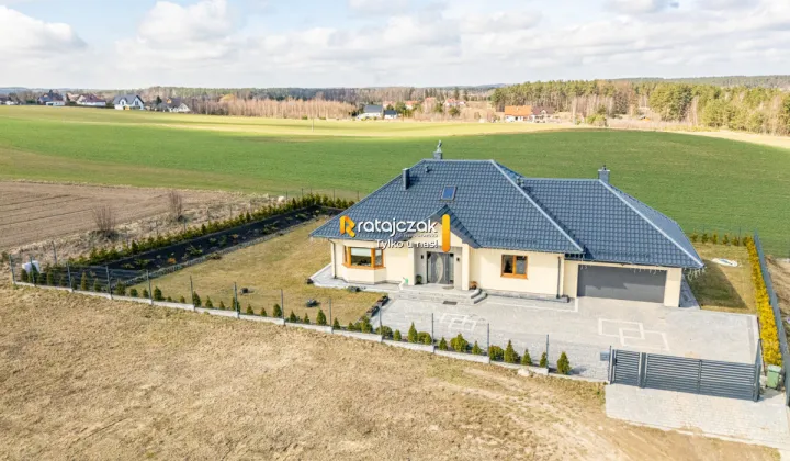 dom wolnostojący, 4 pokoje Strzepcz, ul. Kasztanowa