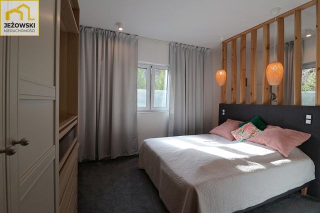 dom wolnostojący, 6 pokoi Janowiec. Zdjęcie 11