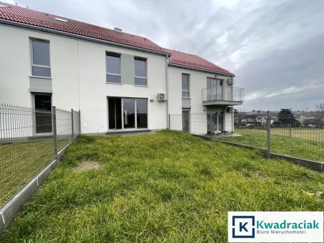 dom szeregowy, 4 pokoje Jasło, ul. Łąkowa. Zdjęcie 1