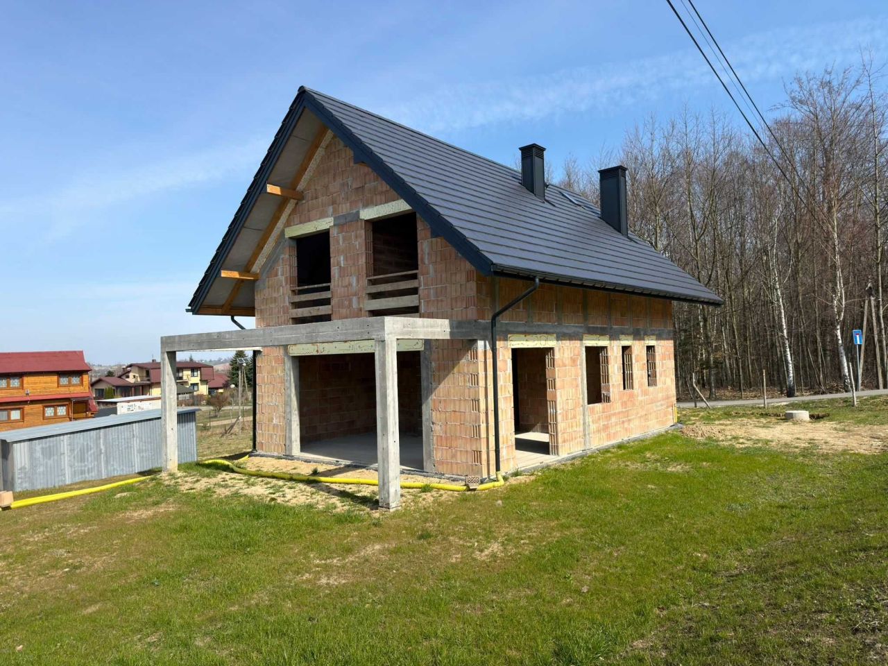 dom wolnostojący, 5 pokoi Łazany. Zdjęcie 1