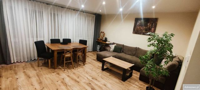 Mieszkanie 4-pokojowe Płock, ul. Wacława Lachmana. Zdjęcie 1