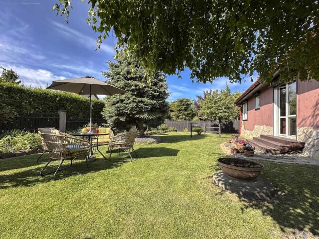 dom wolnostojący, 4 pokoje Michałowice Komora. Zdjęcie 1