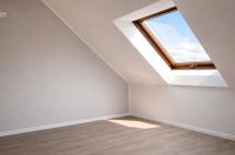 Mieszkanie 3-pokojowe Warszawa Praga-Południe, ul. Józefa Chłopickiego. Zdjęcie 2