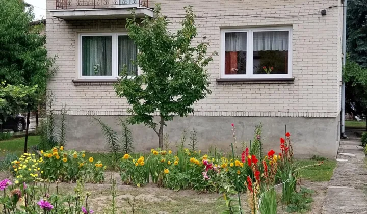 dom wolnostojący, 6 pokoi Starachowice Centrum, ul. Agrestowa