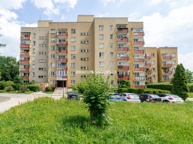 Mieszkanie 4-pokojowe Kraków Czyżyny, os. Dywizjonu 303. Zdjęcie 2