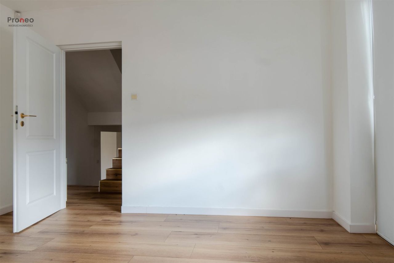 dom wolnostojący, 3 pokoje Stare Miasto. Zdjęcie 17