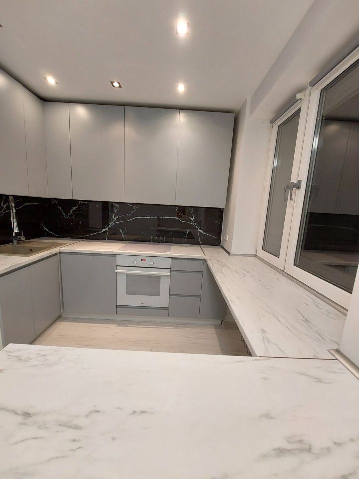 Mieszkanie 4-pokojowe Radzionków. Zdjęcie 3