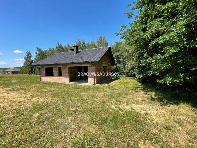 dom wolnostojący, 3 pokoje Biskupice. Zdjęcie 1