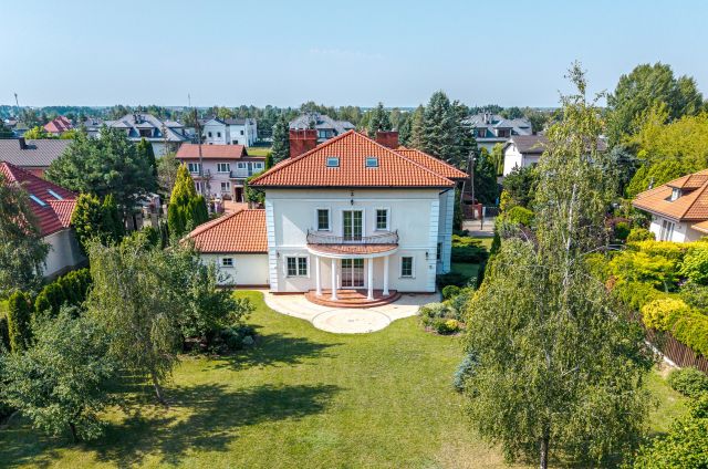 dom wolnostojący, 11 pokoi Michałowice, -. Zdjęcie 4