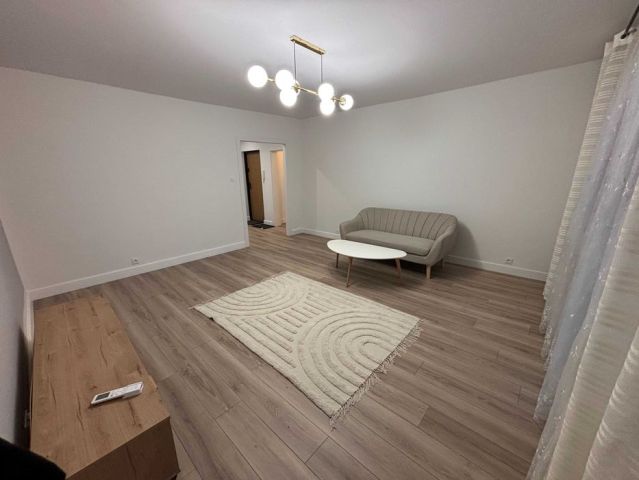 Mieszkanie 3-pokojowe Tomaszów Mazowiecki. Zdjęcie 1