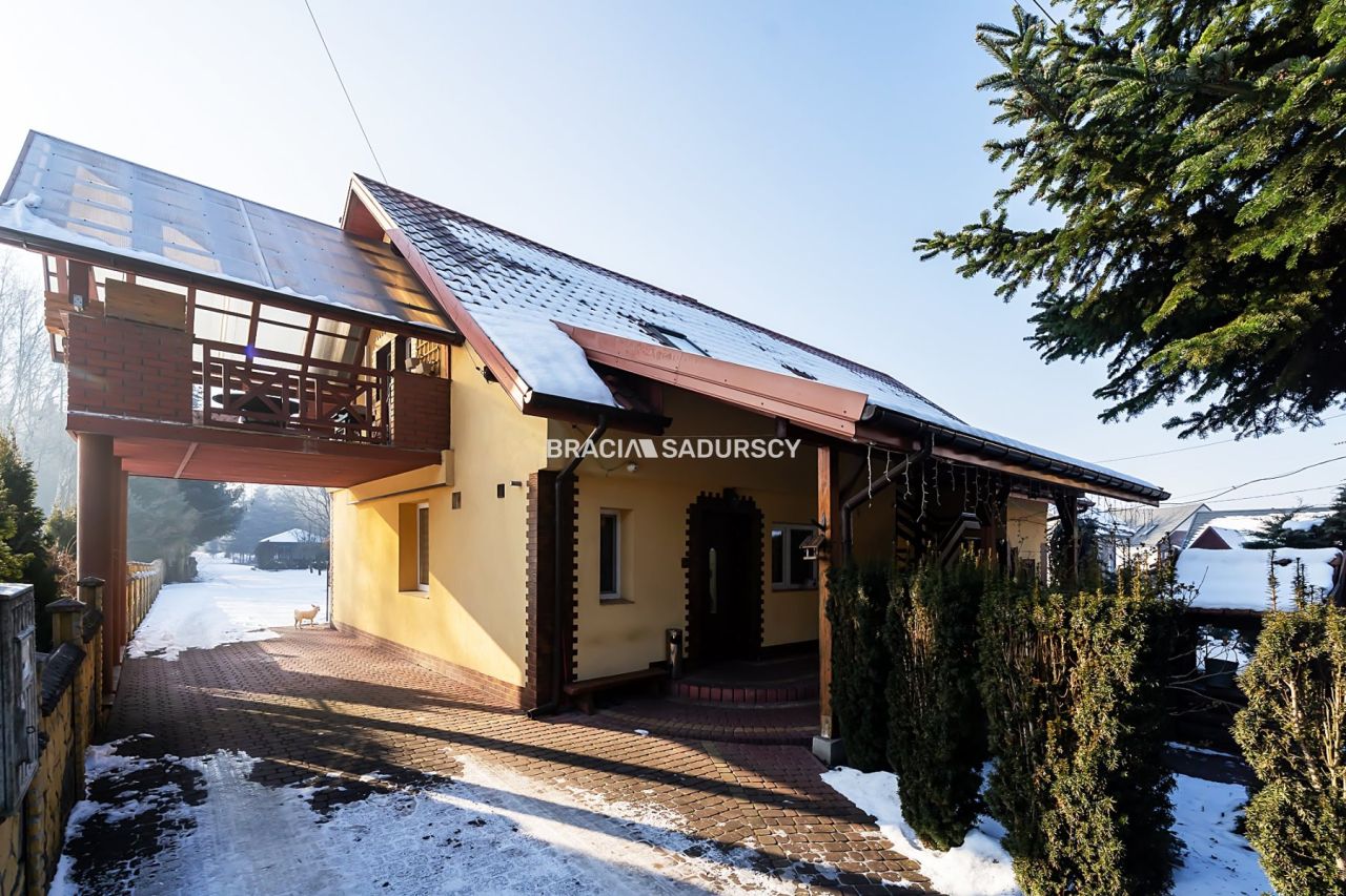 dom wolnostojący, 10 pokoi Brzezie. Zdjęcie 5