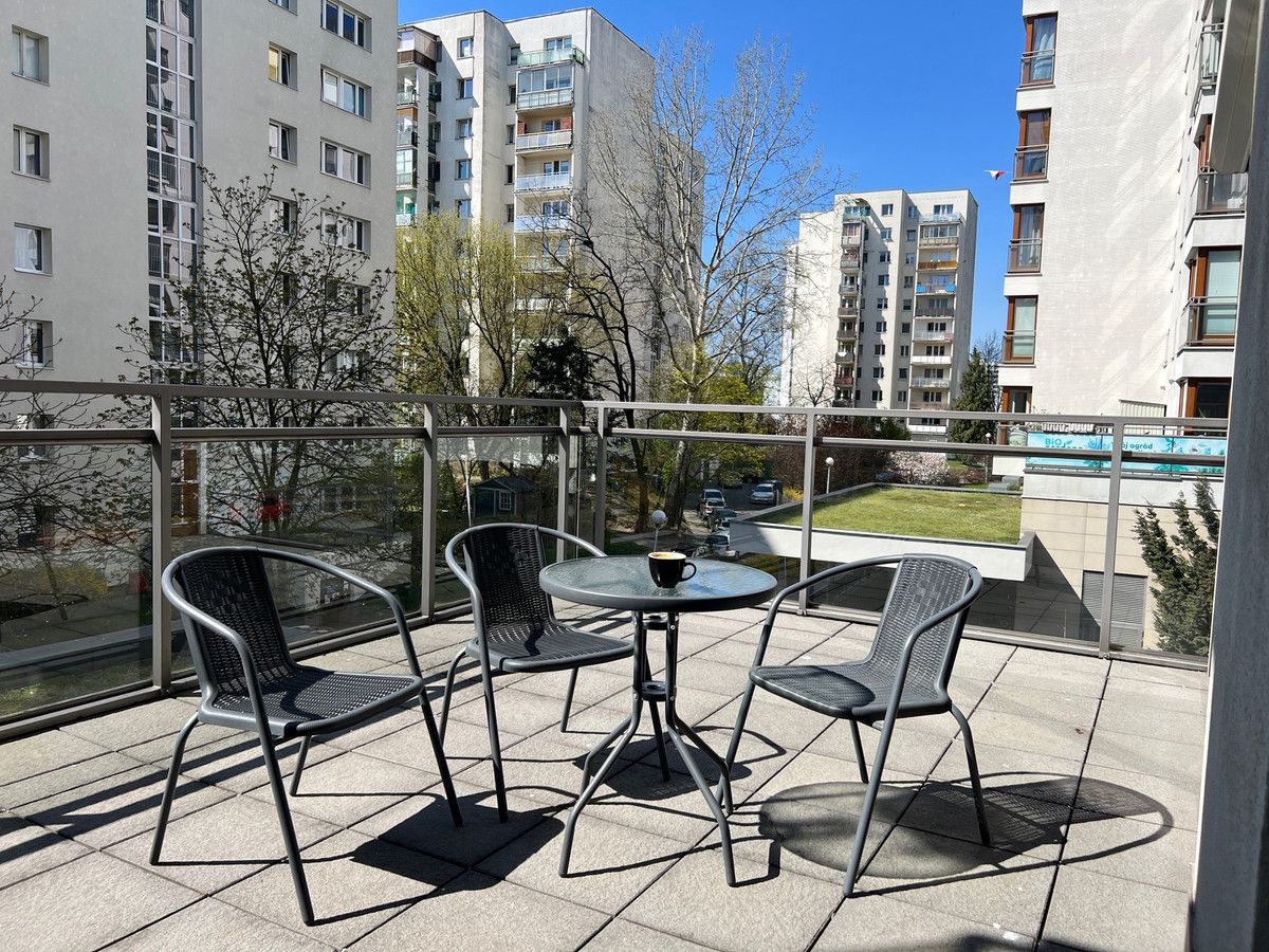 Biuro Warszawa Ursynów, al. Komisji Edukacji Narodowej. Zdjęcie 2