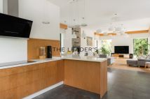 dom wolnostojący, 5 pokoi Konstancin-Jeziorna, ul. Kołobrzeska. Zdjęcie 4