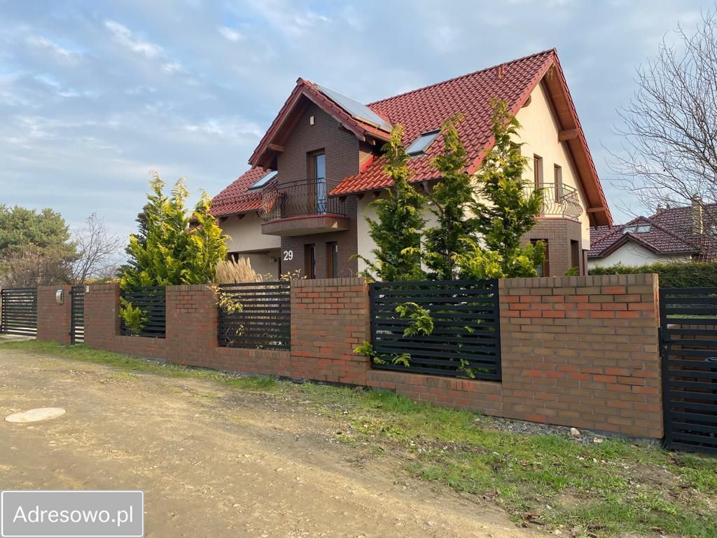dom wolnostojący, 4 pokoje Obora, ul. Tulipanowa