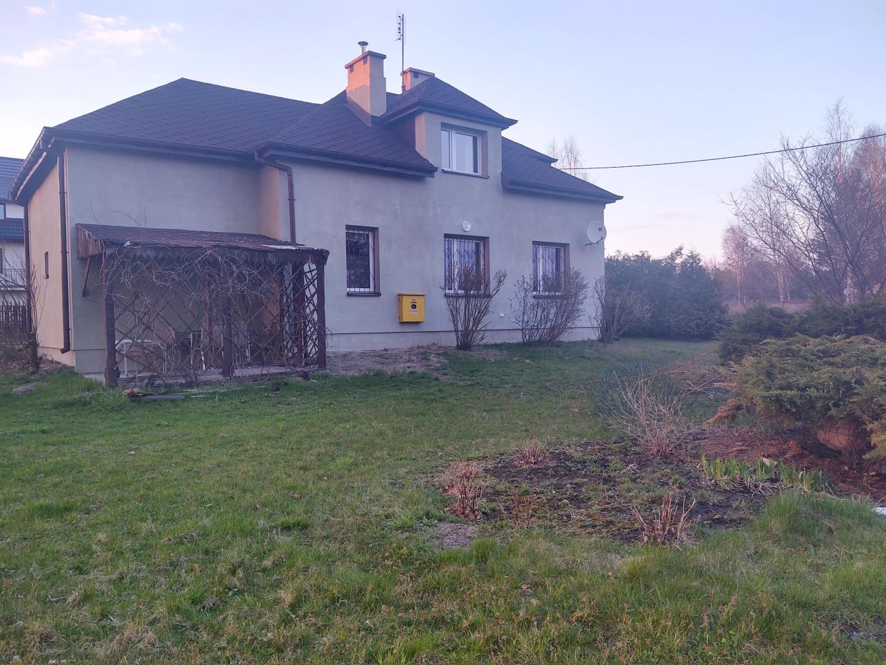 dom wolnostojący, 4 pokoje Osieck, Lrólowej Bony. Zdjęcie 3