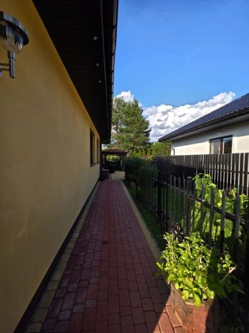 dom wolnostojący, 6 pokoi Stalowa Wola, ul. Czesława Niemena. Zdjęcie 16