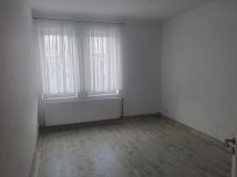 Lokal Poddębice. Zdjęcie 1