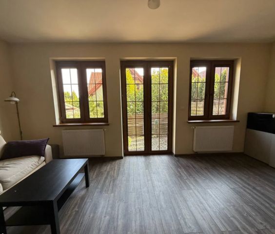 dom szeregowy, 4 pokoje Bibice Czekaj, ul. Leśna. Zdjęcie 1