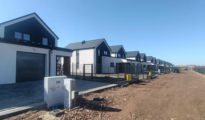 dom wolnostojący, 5 pokoi Falenty Nowe, ul. Falencka