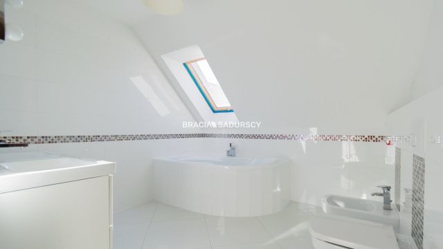 bliźniak, 6 pokoi Wola Luborzycka. Zdjęcie 10