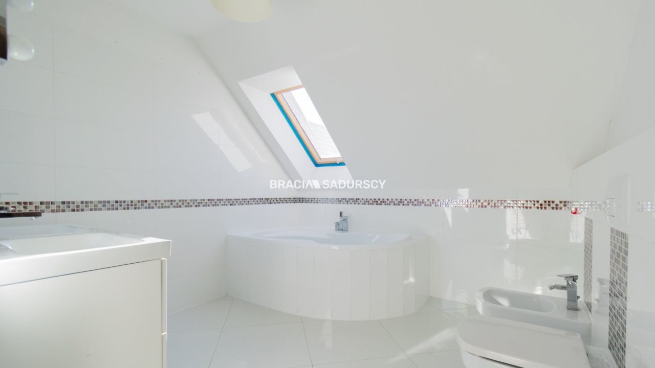 bliźniak, 6 pokoi Wola Luborzycka. Zdjęcie 10