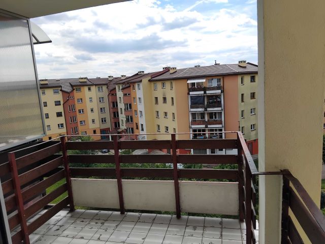 Mieszkanie 3-pokojowe Starachowice, ul. Hauke-Bosaka. Zdjęcie 1