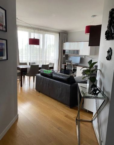 Mieszkanie 3-pokojowe Warszawa Praga-Południe, ul. Meksykańska. Zdjęcie 1