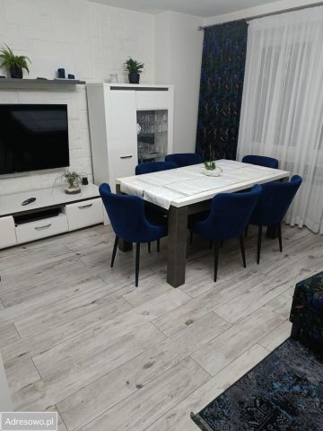 Mieszkanie 4-pokojowe Jeziora Wielkie. Zdjęcie 1