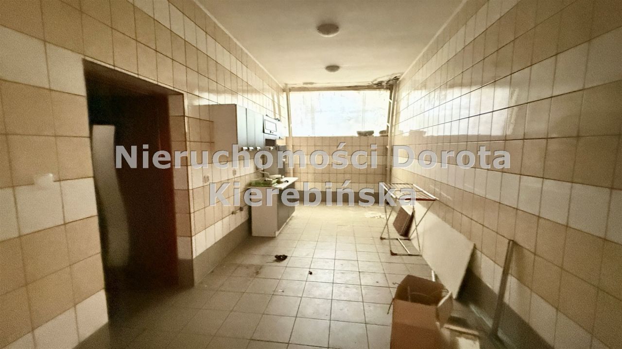 Hala/magazyn Ujazd. Zdjęcie 19