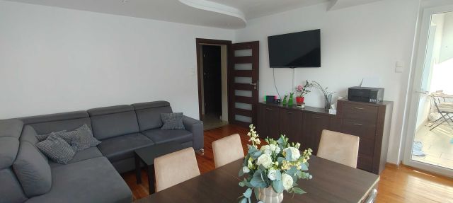 Mieszkanie 4-pokojowe Namysłów, ul. Władysława Stanisława Reymonta. Zdjęcie 1