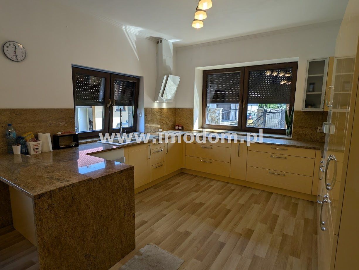 bliźniak, 6 pokoi Strzegom. Zdjęcie 8