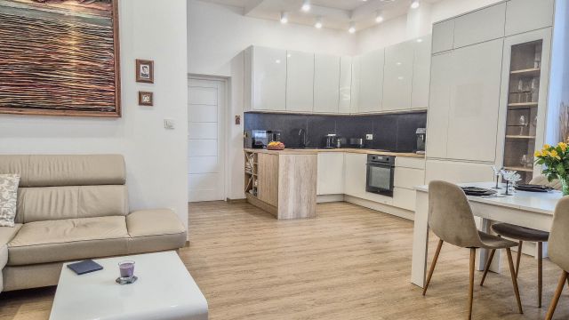 Mieszkanie 3-pokojowe Jelenia Góra Centrum, ul. Jana Matejki. Zdjęcie 3